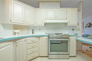 428 Pelican Dr S, Oldsmar, FL 34677 - Photo 17