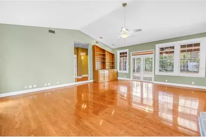 546 26th Avenue N, Saint Petersburg, FL 33704 - Photo 7