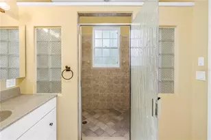 546 26th Ave N, Saint Petersburg, FL 33704 - Photo 23