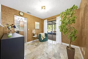 314 E 137th Ave, Tampa, FL 33613 - Photo 13