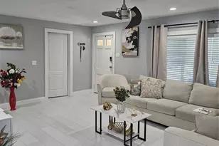 9306 Forest Hills Dr, Tampa, FL 33612 - Photo 3