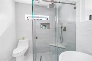 13216 Forest Hills Dr, Tampa, FL 33612 - Photo 19