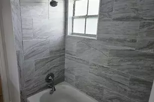 8822 Bay Pointe Dr, Tampa, FL 33615 - Photo 7