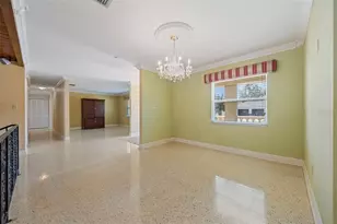 3909 Hudson Ln, Tampa, FL 33618 - Photo 11