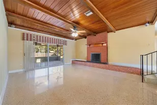 3909 Hudson Ln, Tampa, FL 33618 - Photo 7