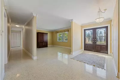 3909 Hudson Lane, Tampa, FL 33618 - Photo 5