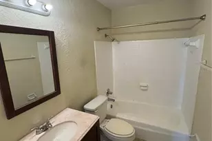 4421 Cobia Dr, Tampa, FL 33617 - Photo 9