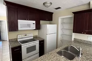 4421 Cobia Dr, Tampa, FL 33617 - Photo 7