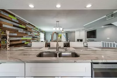 1117 Pinellas Bayway S #301, Saint Petersburg, FL 33715 - Photo 11