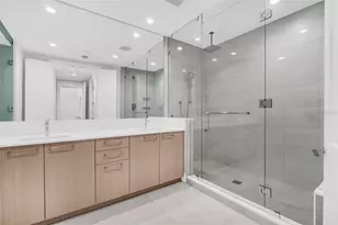 275 1st Ave S, Saint Petersburg, FL 33701 - Photo 19