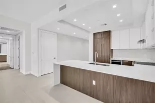 275 1st Ave S, Saint Petersburg, FL 33701 - Photo 7