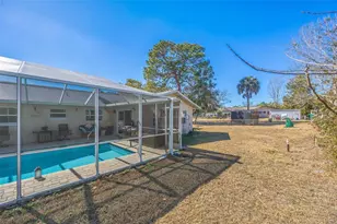 1225 NE 2nd St, Crystal River, FL 34429 - Photo 9