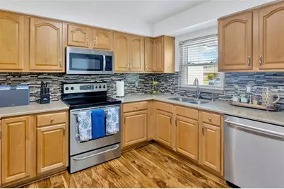 10811 Providence Oaks Drive, Riverview, FL 33578 - Photo 9
