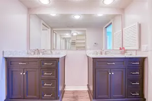 225 Country Club Dr, Largo, FL 33771 - Photo 19
