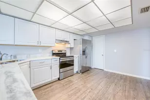 225 Country Club Dr, Largo, FL 33771 - Photo 15