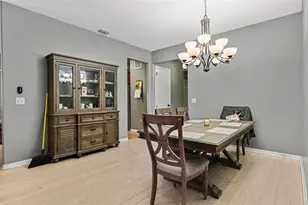 2130 Roanoke Springs Dr, Ruskin, FL 33570 - Photo 9