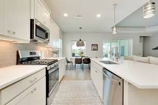 12177 Stuart Dr, Venice, FL 34293 - Photo 9