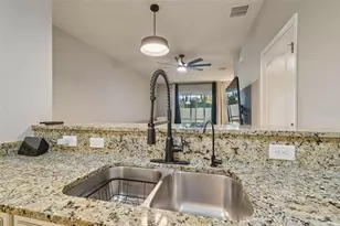 2109 Broadway View Ave, Brandon, FL 33510 - Photo 9