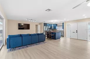 7891 1st St NE, Saint Petersburg, FL 33702 - Photo 11