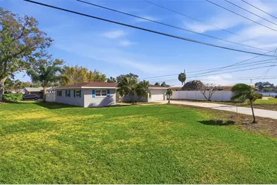 7891 1st Street NE, Saint Petersburg, FL 33702 - Photo 3