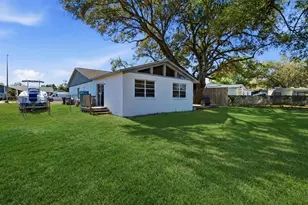 404 King Louis Ct, Seffner, FL 33584 - Photo 35