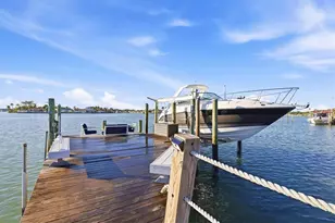 670 Sunset Dr S, Saint Petersburg, FL 33707 - Photo 55