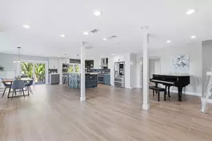 670 Sunset Dr S, Saint Petersburg, FL 33707 - Photo 21