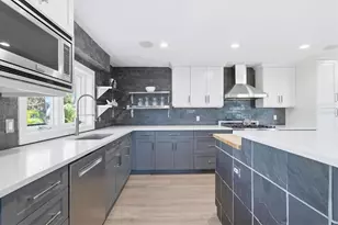 670 Sunset Dr S, Saint Petersburg, FL 33707 - Photo 19