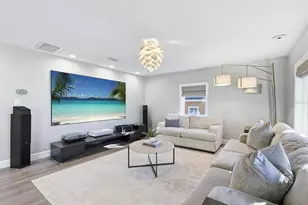 670 Sunset Dr S, Saint Petersburg, FL 33707 - Photo 9