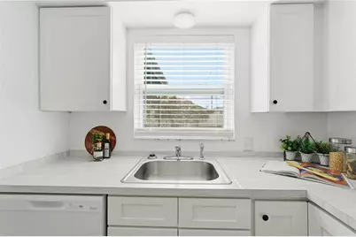 546 90th Avenue N, Saint Petersburg, FL 33702 - Photo 11