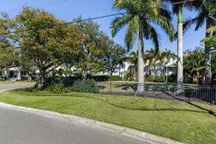 2501 S Dundee St, Tampa, FL 33629 - Photo 3