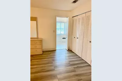 10032 65th Avenue N #17, Saint Petersburg, FL 33708 - Photo 13
