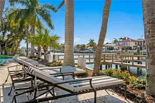 1237 Brightwaters Blvd NE, Saint Petersburg, FL 33704 - Photo 5