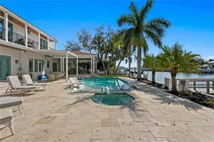 1237 Brightwaters Blvd NE, Saint Petersburg, FL 33704 - Photo 9