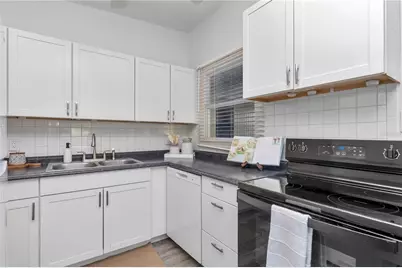 9184 86th Street, Seminole, FL 33777 - Photo 5