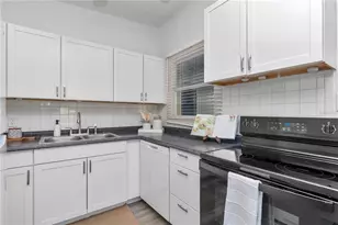 9184 86th St, Seminole, FL 33777 - Photo 5