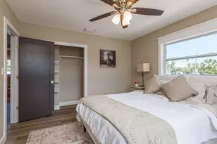 6160 22nd Ave N, Saint Petersburg, FL 33710 - Photo 17