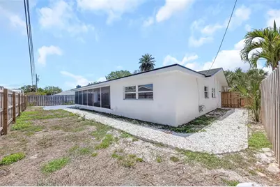 1949 Dolphin Boulevard S, Saint Petersburg, FL 33707 - Photo 49