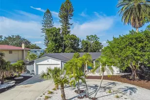 1949 Dolphin Blvd S, Saint Petersburg, FL 33707 - Photo 27