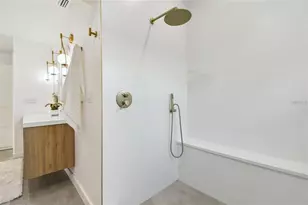 1949 Dolphin Blvd S, Saint Petersburg, FL 33707 - Photo 17