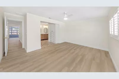 1949 Dolphin Boulevard S, Saint Petersburg, FL 33707 - Photo 21