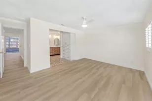 1949 Dolphin Blvd S, Saint Petersburg, FL 33707 - Photo 21