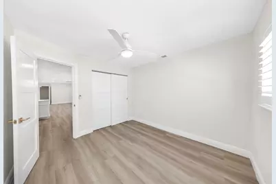 1949 Dolphin Boulevard S, Saint Petersburg, FL 33707 - Photo 31