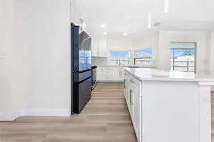 1949 Dolphin Blvd S, Saint Petersburg, FL 33707 - Photo 15