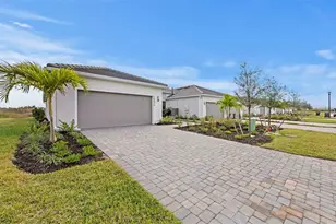 18836 Indian Rock Pl, Lakewood Ranch, FL 34211 - Photo 5
