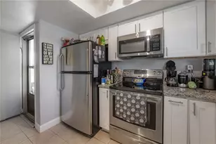 8812 Bay Pointe Dr, Tampa, FL 33615 - Photo 3