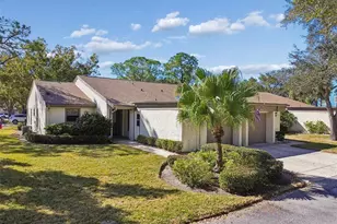 2501 Oak Cir, Tarpon Springs, FL 34689 - Photo 1