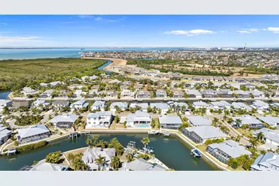 708 Pinckney Drive, Apollo Beach, FL 33572 - Photo 57