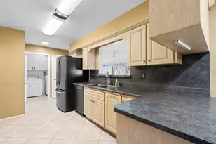 1617 Vincennes Dr, Sun City Center, FL 33573 - Photo 7