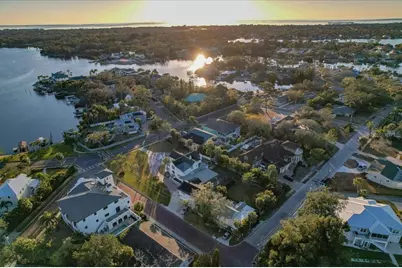 208 N Spring Boulevard, Tarpon Springs, FL 34689 - Photo 9